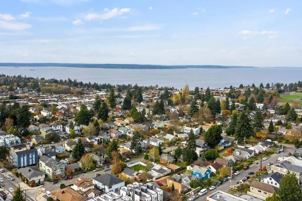 Holiday home Eco Built Crown Hill Townhouse - 85 Walkscore Seattle